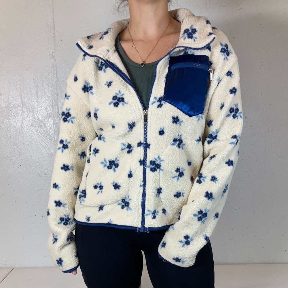 Soft Daitsy Floral White Fleece Full Zip Jacket - Picture 5 of 10